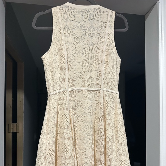 Adorable Lauren Conrad off-white dress. Size 6 brand new zipper put in. - Picture 2 of 6